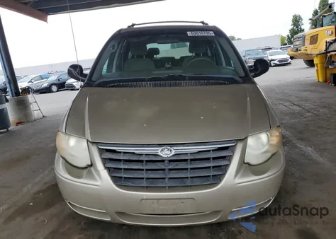 2005 Chrysler Town & Country Touring from USA, damaged, VIN 2C4GP54L65R465732